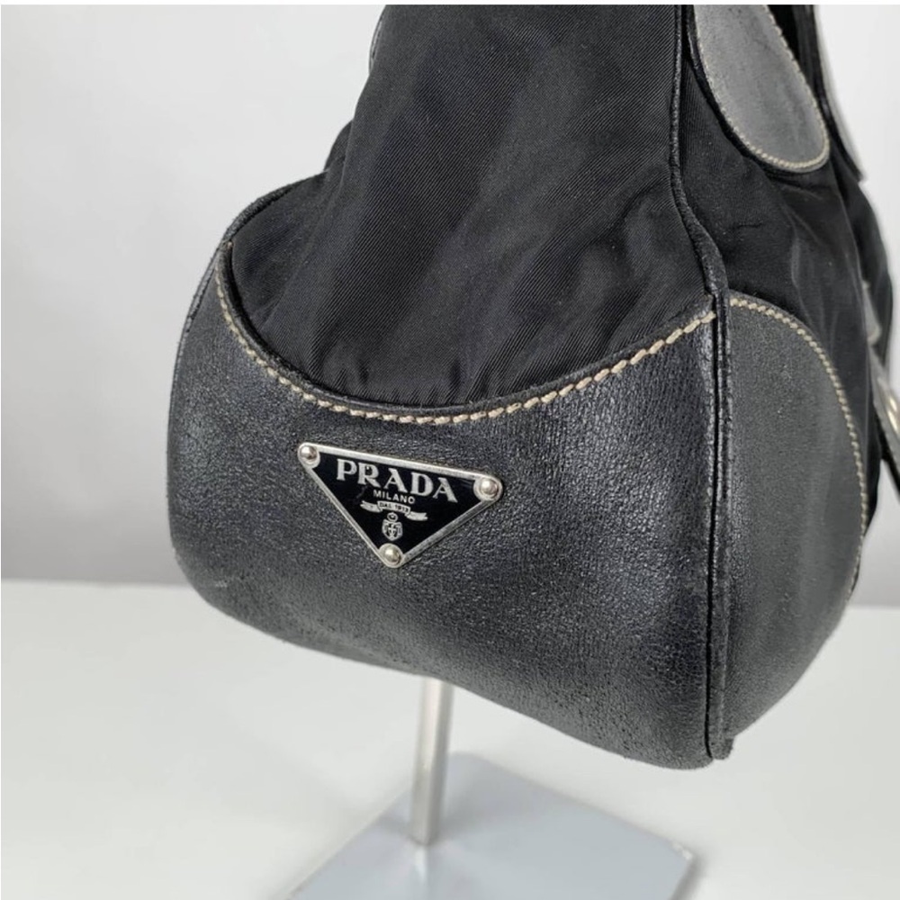 Elegant Black Shoulder Bag with paper prada bag and authentification card - Picture 8 of 11